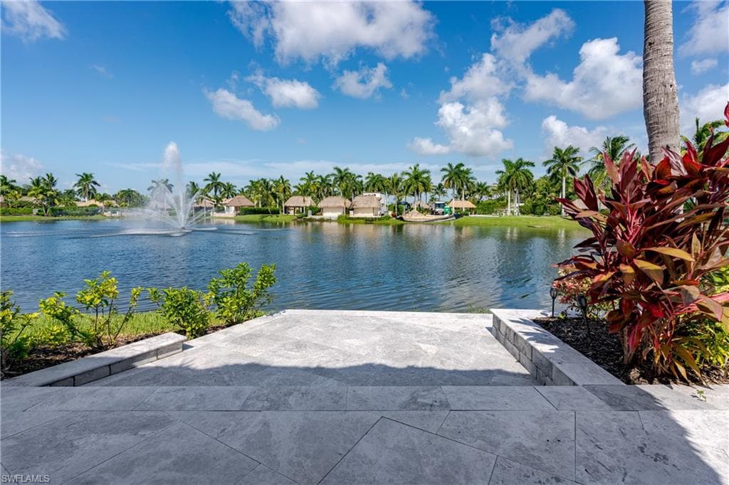 13453 Ladyfish Ln, Naples, FL 34114-5