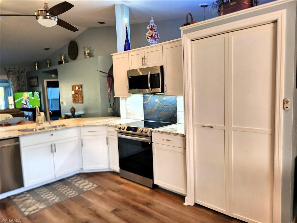 524 Lake Louise Cir 504, Naples, FL 34110-4