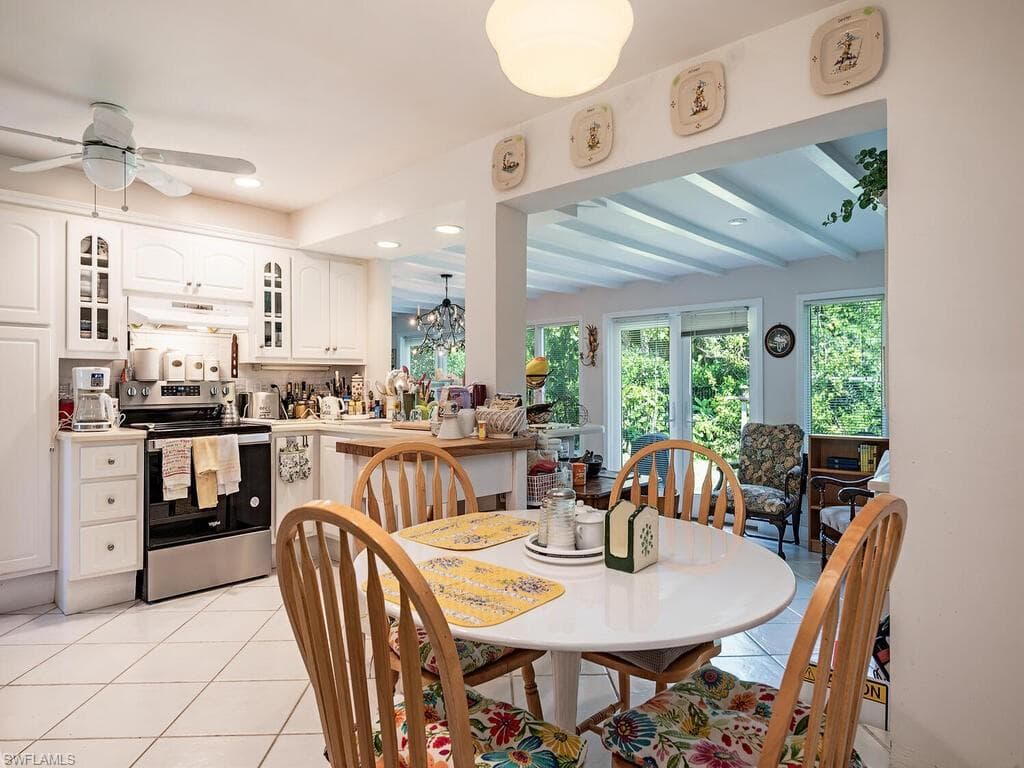 717 Rudder Rd, Naples, FL 34102-12