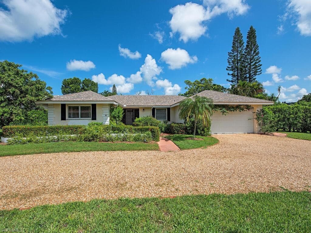 717 Rudder Rd, Naples, FL 34102-4