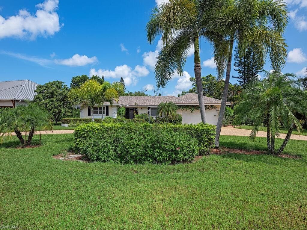717 Rudder Rd, Naples, FL 34102-5