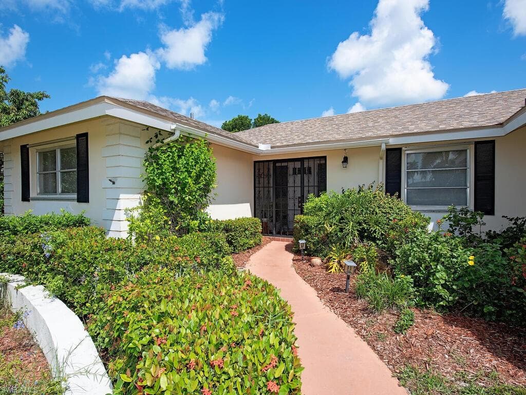 717 Rudder Rd, Naples, FL 34102-6