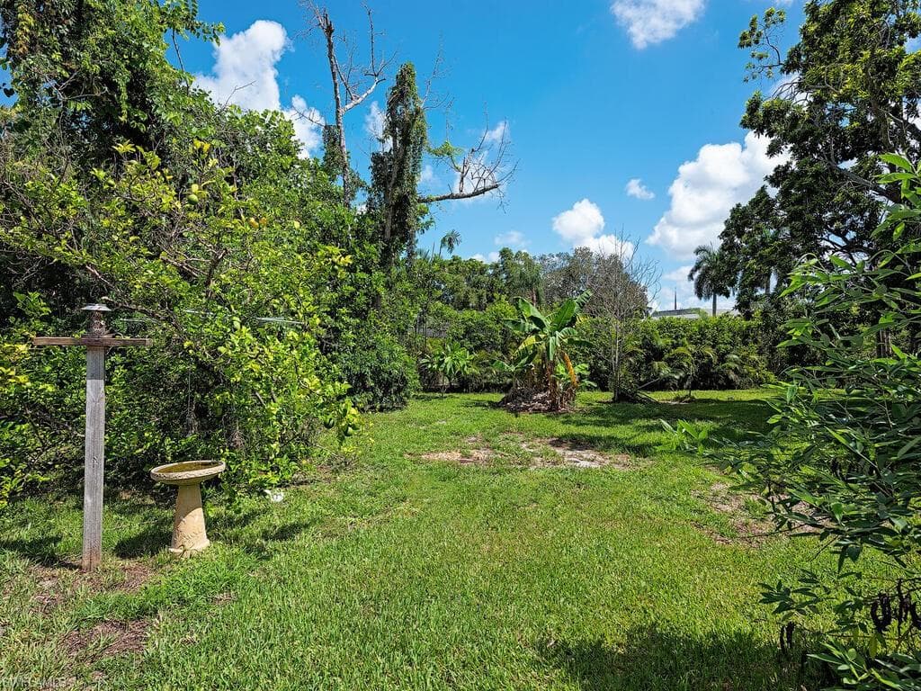 717 Rudder Rd, Naples, FL 34102-7