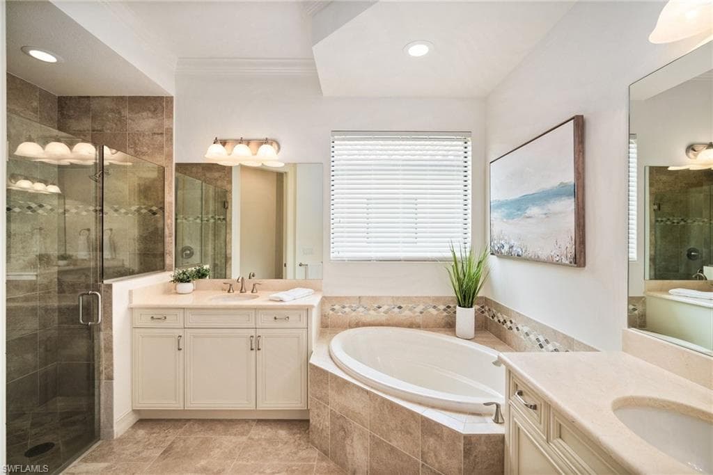 6541 Roma Way, Naples, FL 34113-19
