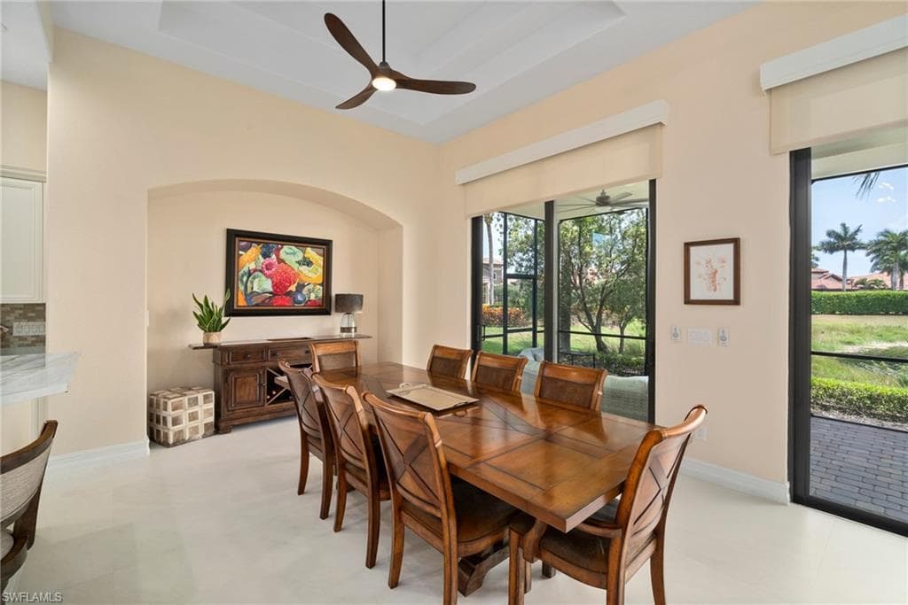 6528 Costa Cir, Naples, FL 34113-9
