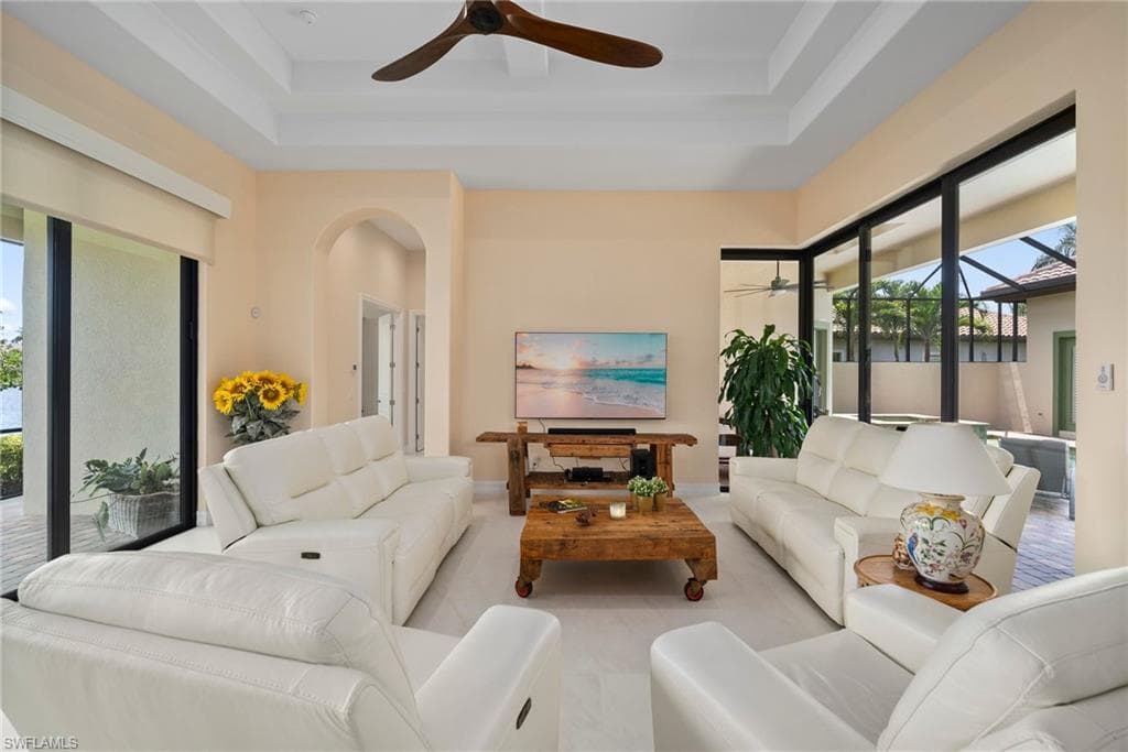 6528 Costa Cir, Naples, FL 34113-14