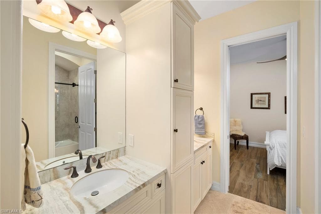 6528 Costa Cir, Naples, FL 34113-23
