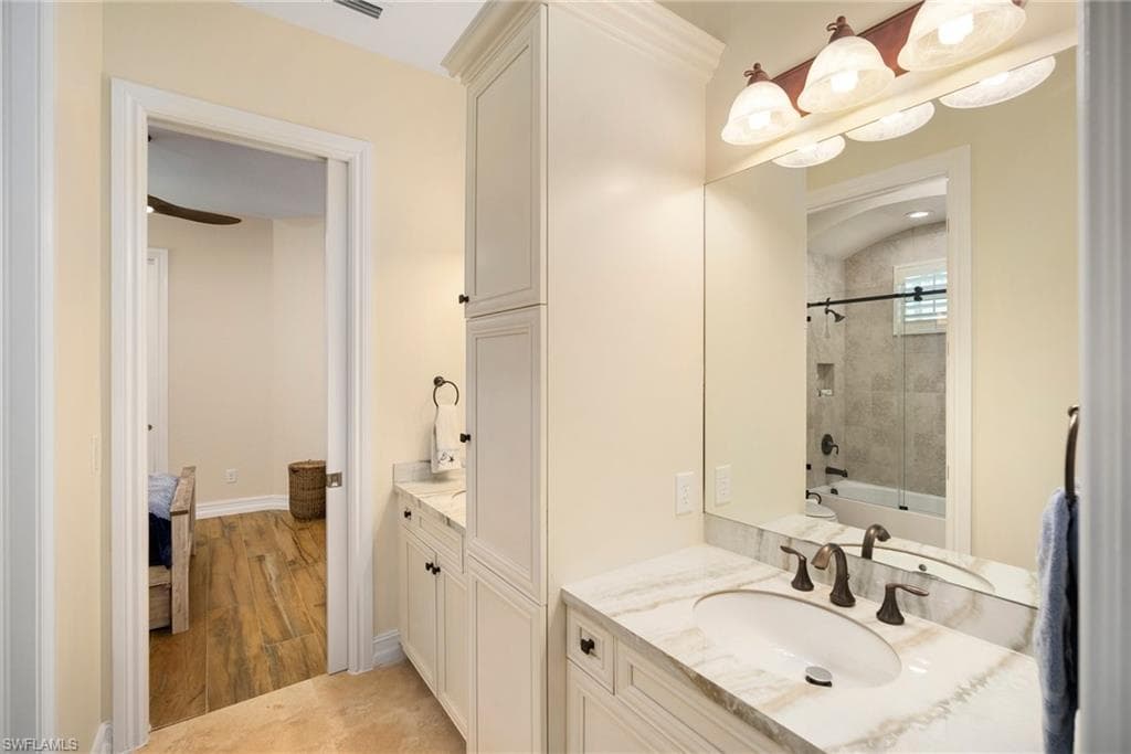 6528 Costa Cir, Naples, FL 34113-25