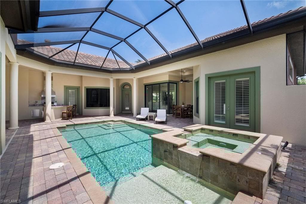6528 Costa Cir, Naples, FL 34113-31