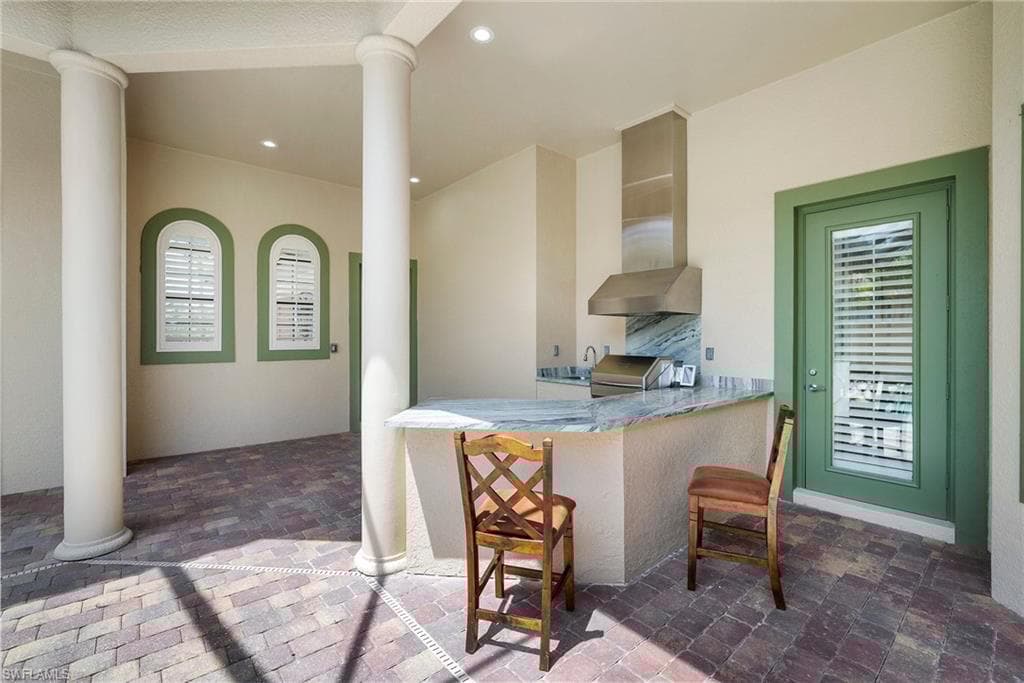 6528 Costa Cir, Naples, FL 34113-36