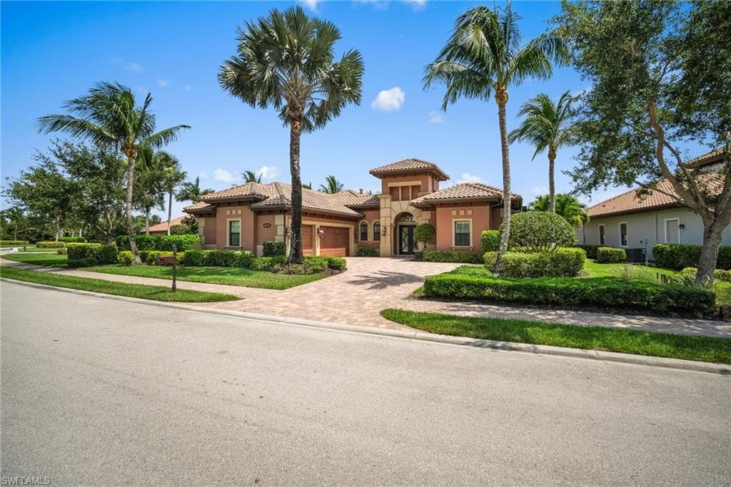 6528 Costa Cir, Naples, FL 34113-43