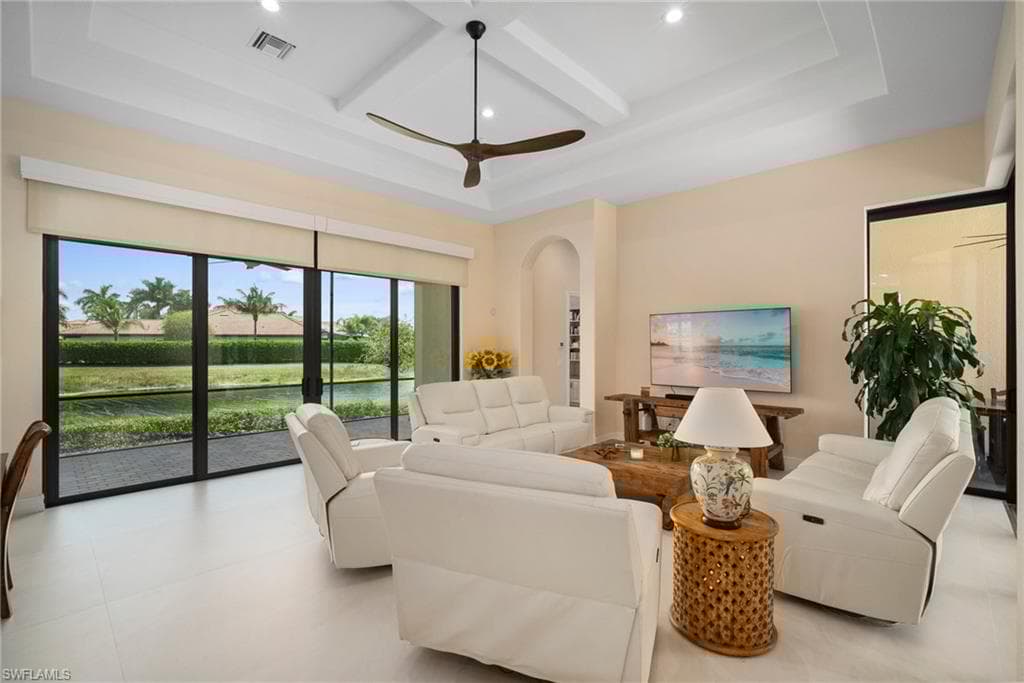 6528 Costa Cir, Naples, FL 34113-4