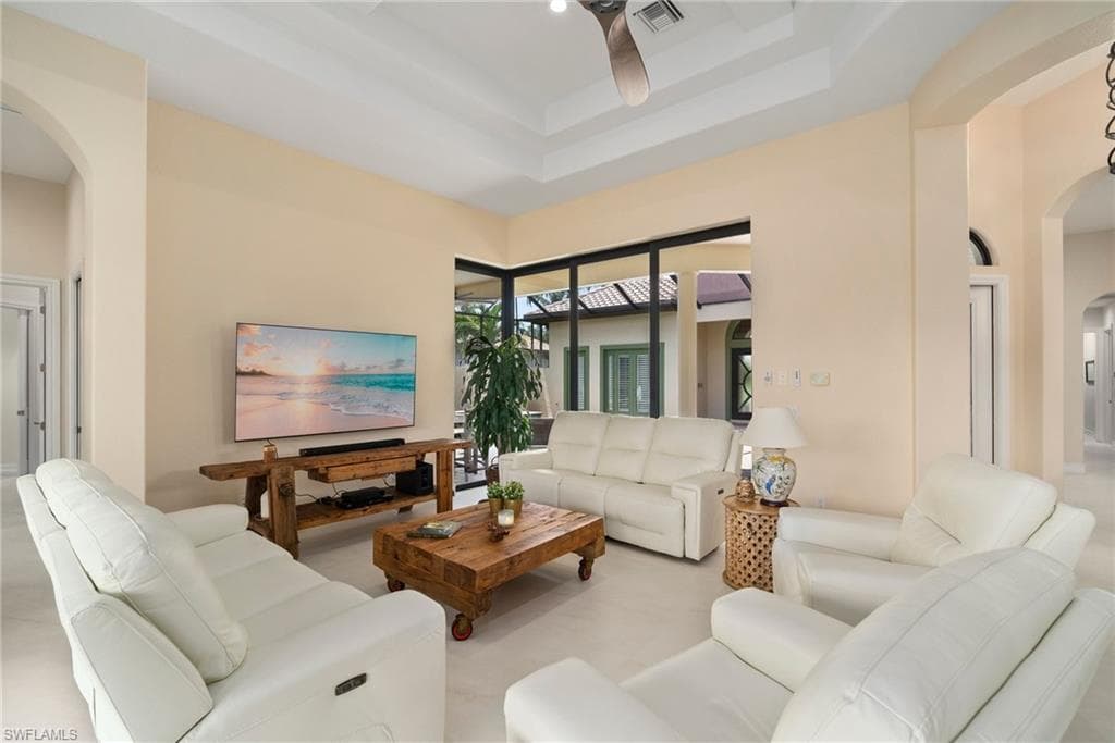 6528 Costa Cir, Naples, FL 34113-5