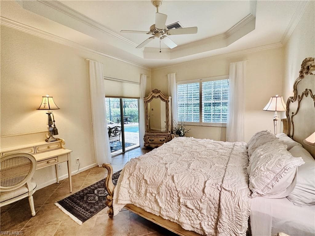 16152 Parque Ln, Naples, FL 34110-16