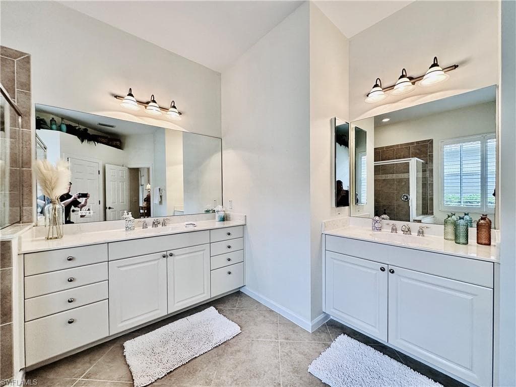 16152 Parque Ln, Naples, FL 34110-19