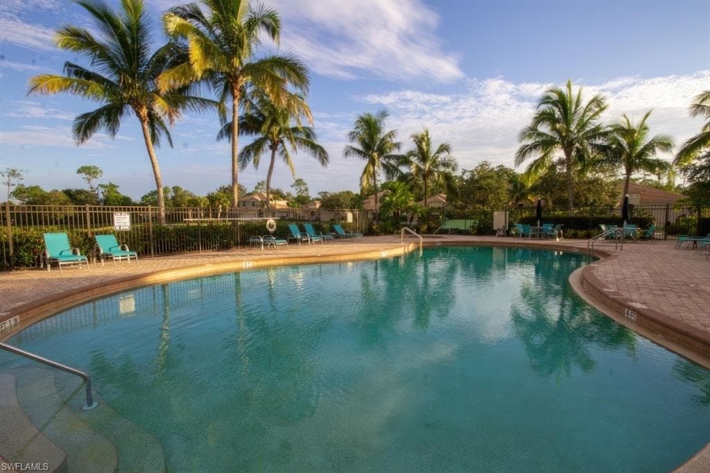 16152 Parque Ln, Naples, FL 34110-41