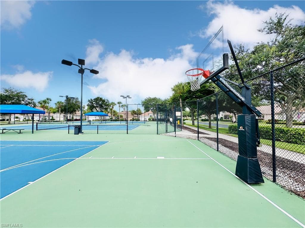 16152 Parque Ln, Naples, FL 34110-44