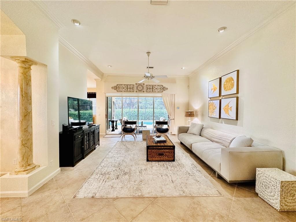 16152 Parque Ln, Naples, FL 34110-7