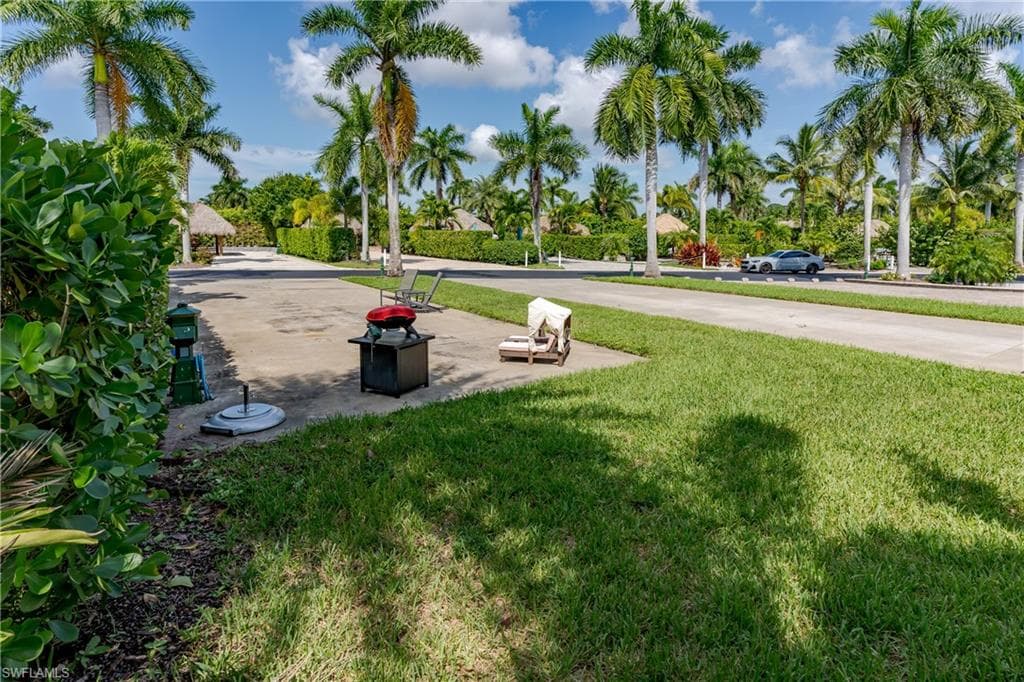 13562 Snapper Ln, Naples, FL 34114-9