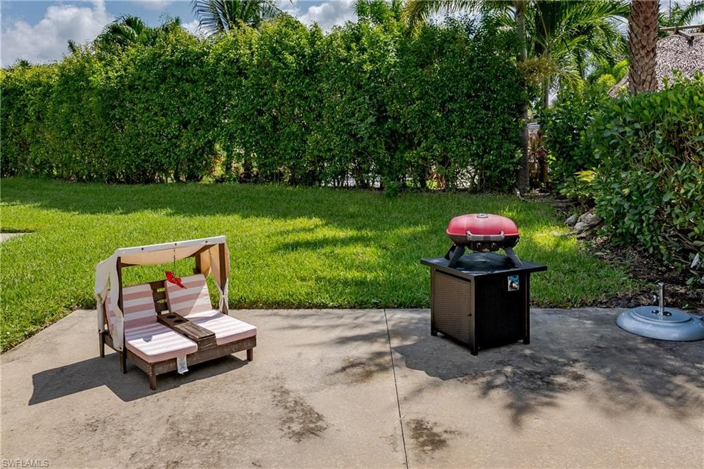 13562 Snapper Ln, Naples, FL 34114-12