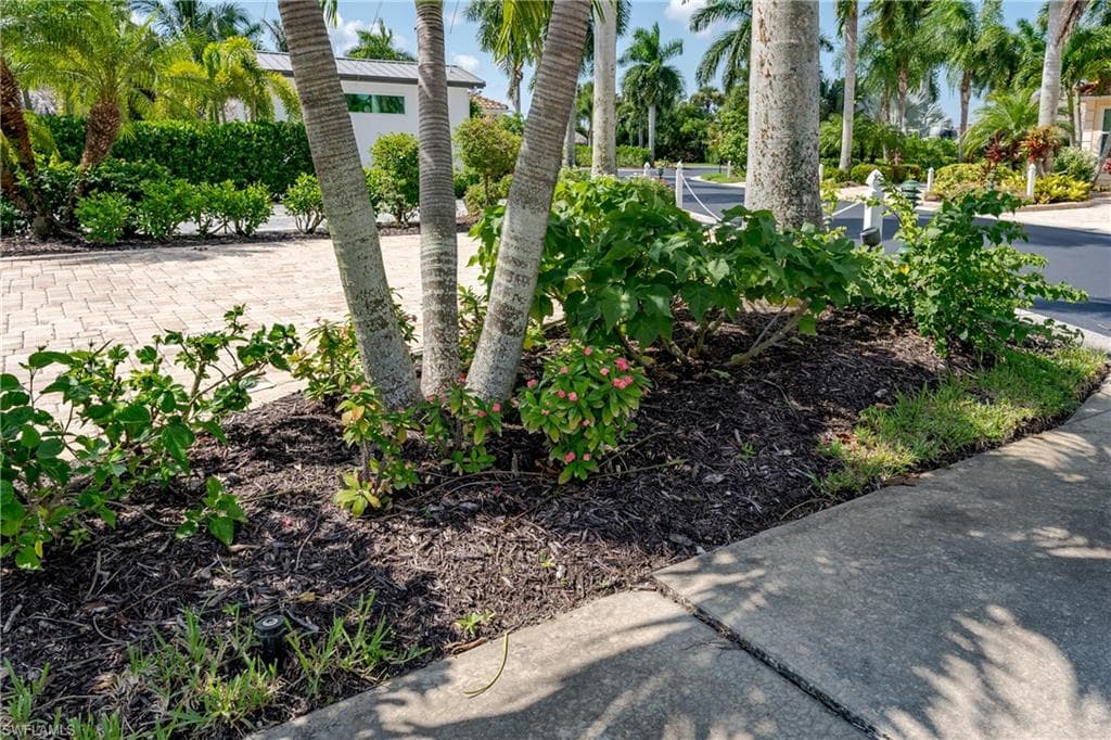 13562 Snapper Ln, Naples, FL 34114-15