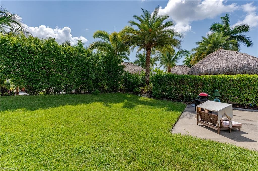 13562 Snapper Ln, Naples, FL 34114-1