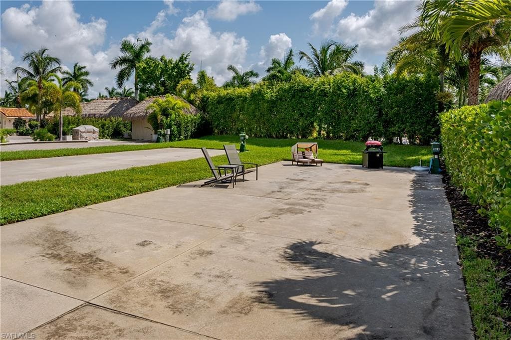 13562 Snapper Ln, Naples, FL 34114-21