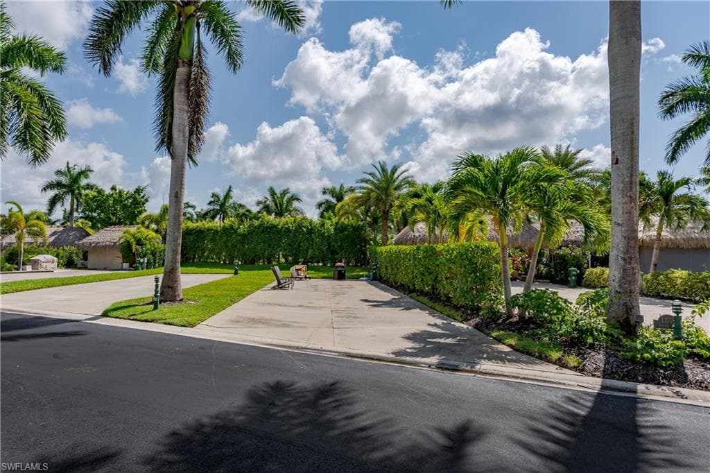 13562 Snapper Ln, Naples, FL 34114-23