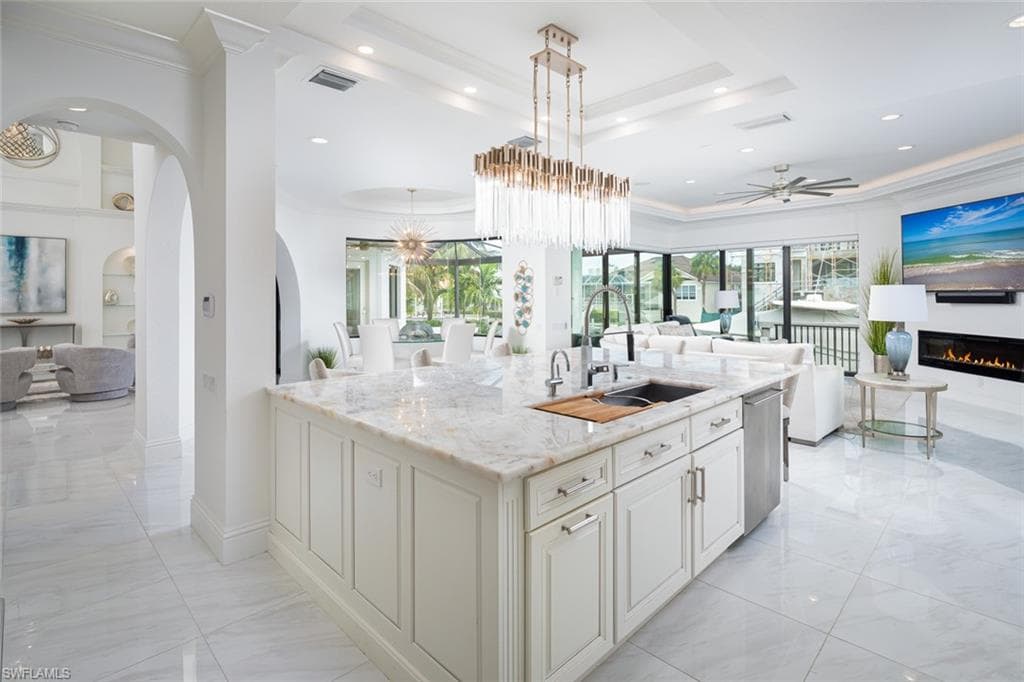 279 Heron Ave, Naples, FL 34108-16