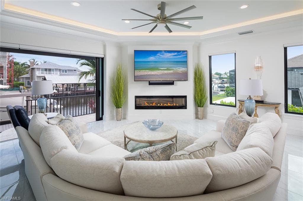 279 Heron Ave, Naples, FL 34108-18