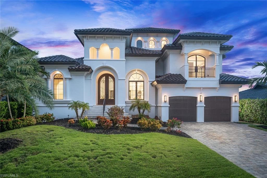 279 Heron Ave, Naples, FL 34108-1