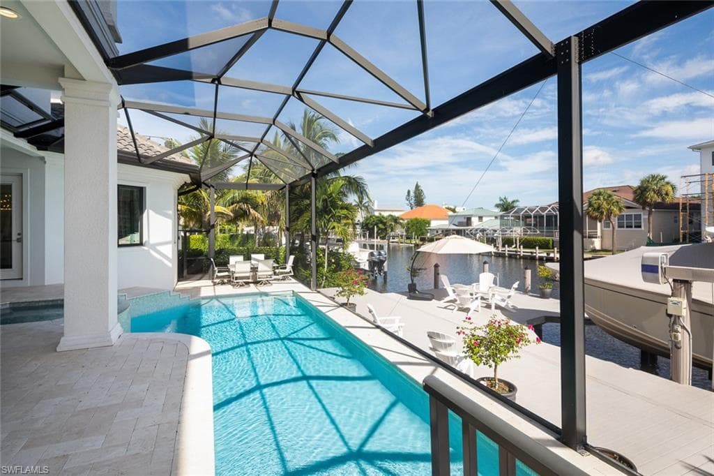 279 Heron Ave, Naples, FL 34108-38