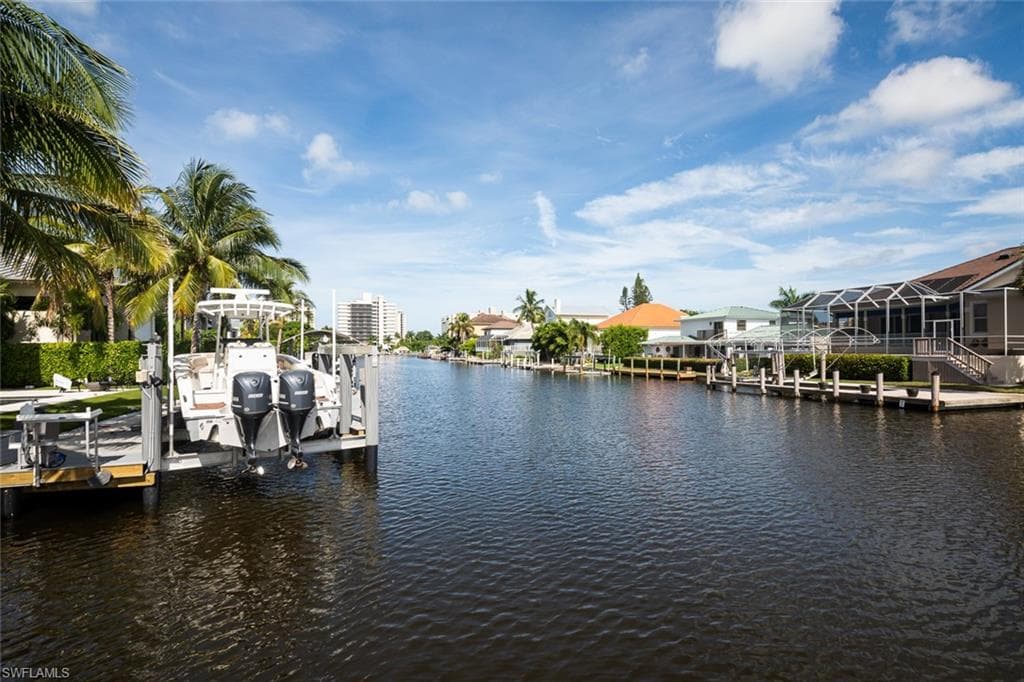 279 Heron Ave, Naples, FL 34108-6