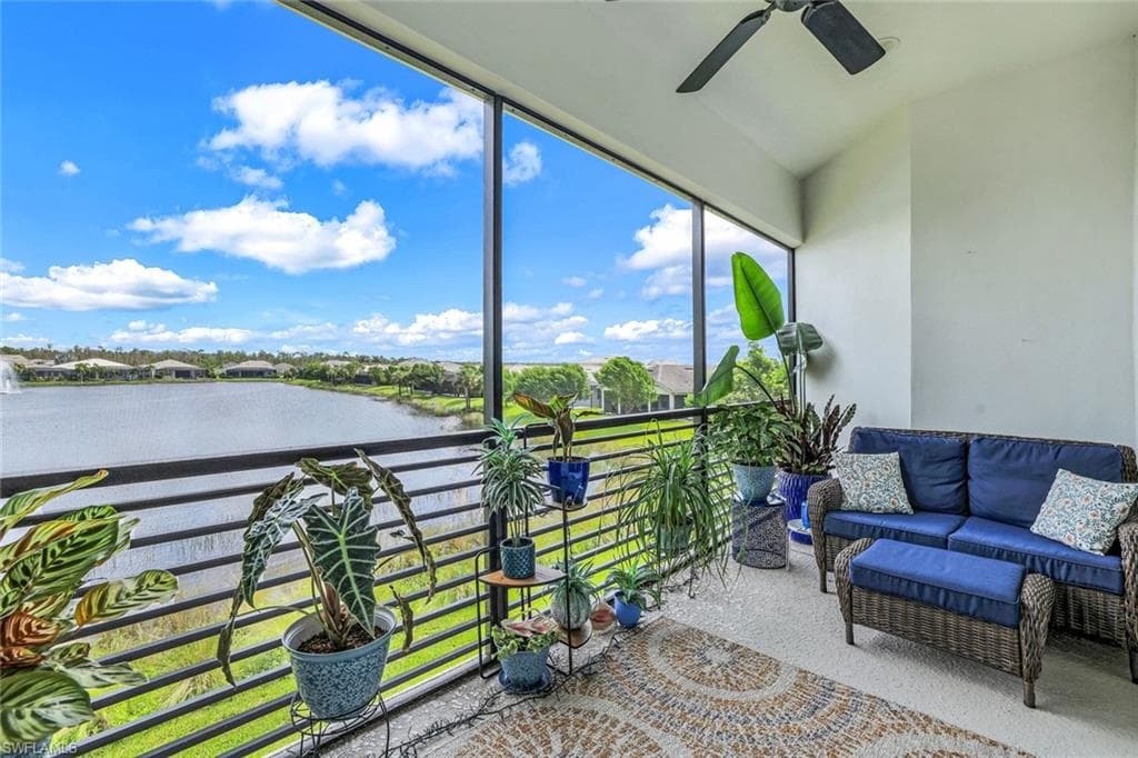 8936 Saint Lucia Dr 201, Naples, FL 34114-26