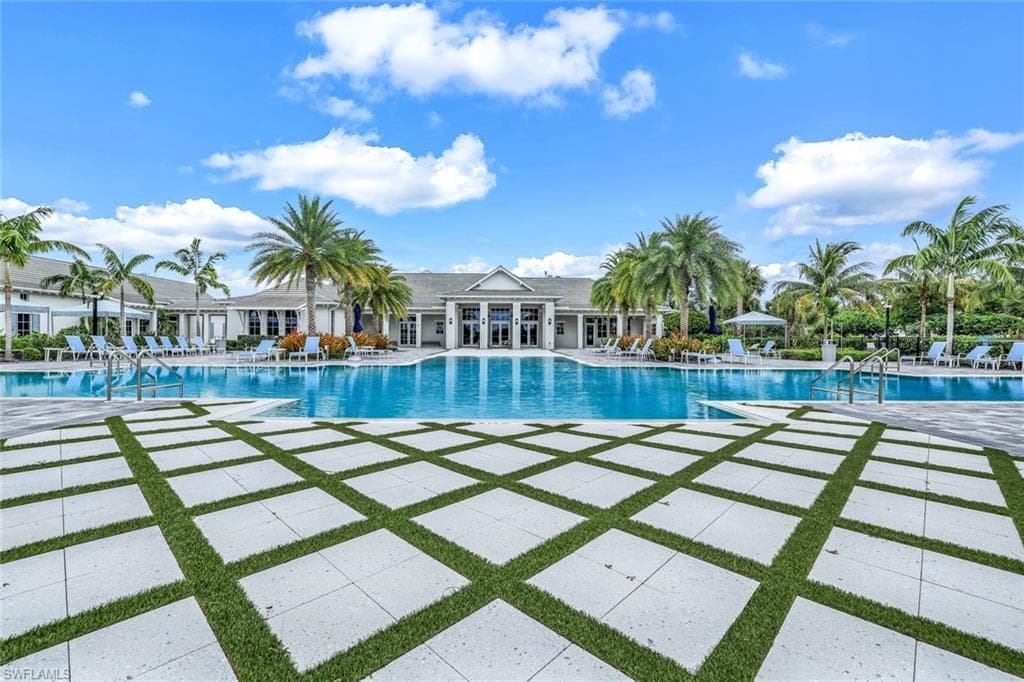 8936 Saint Lucia Dr 201, Naples, FL 34114-33