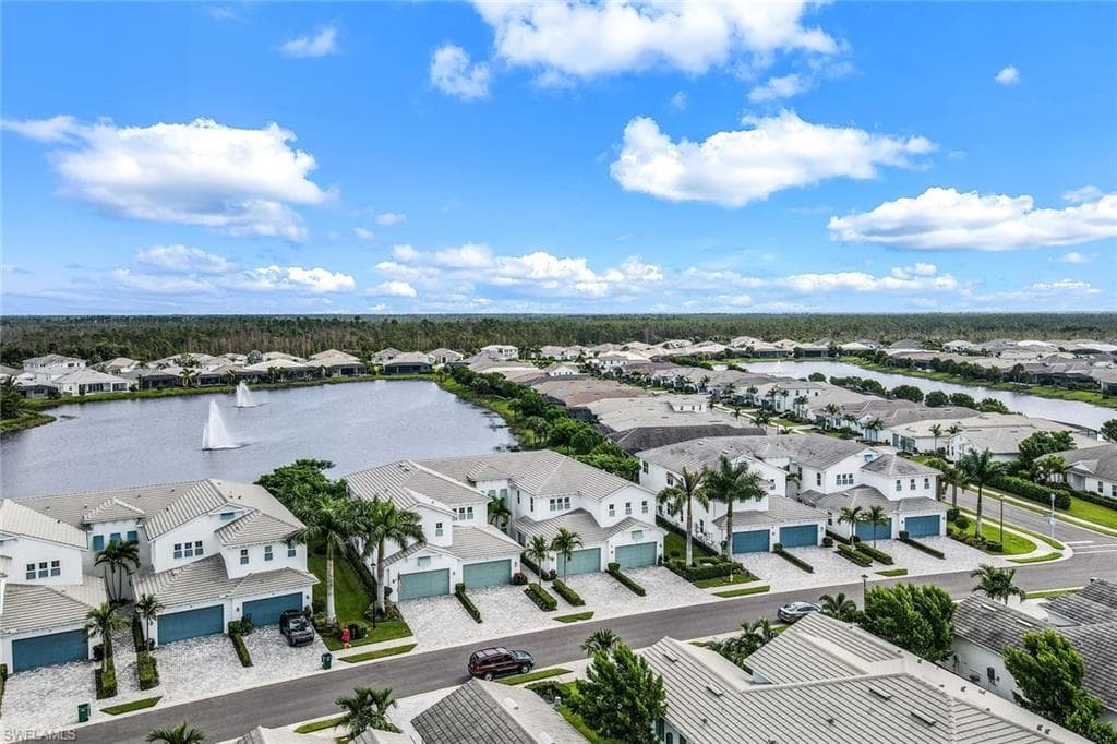 8936 Saint Lucia Dr 201, Naples, FL 34114-4