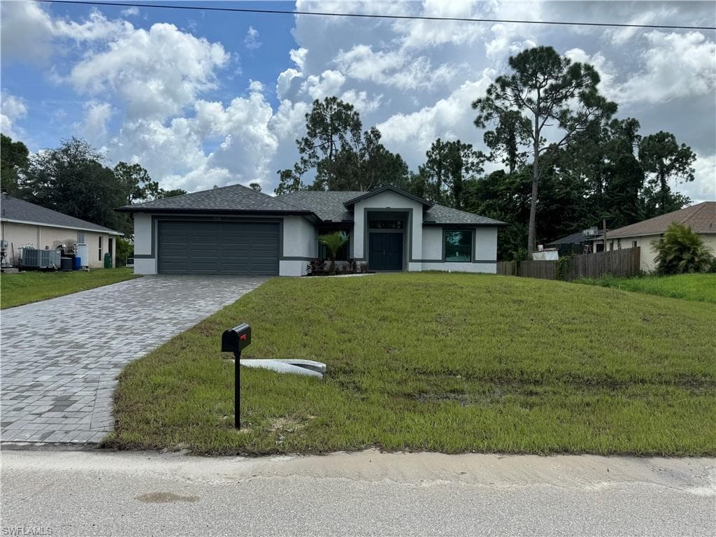 1026 Alfreda Ave, Lehigh Acres, FL 33971-3