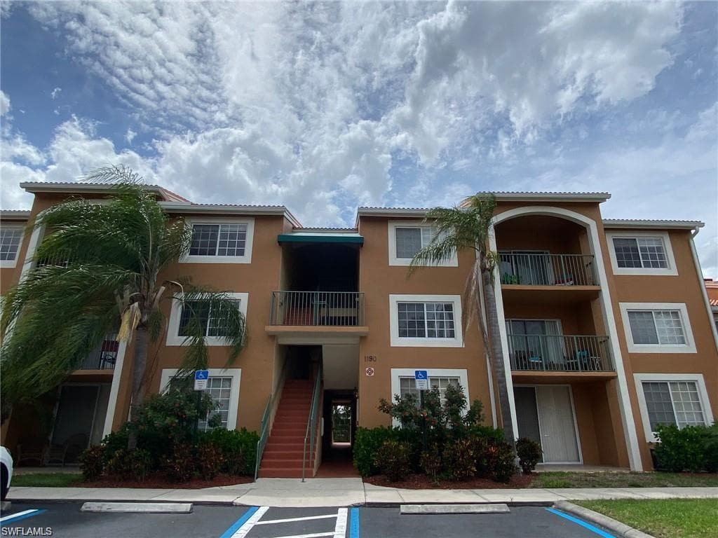 1185 Wildwood Lakes Blvd 101, Naples, FL 34104-33