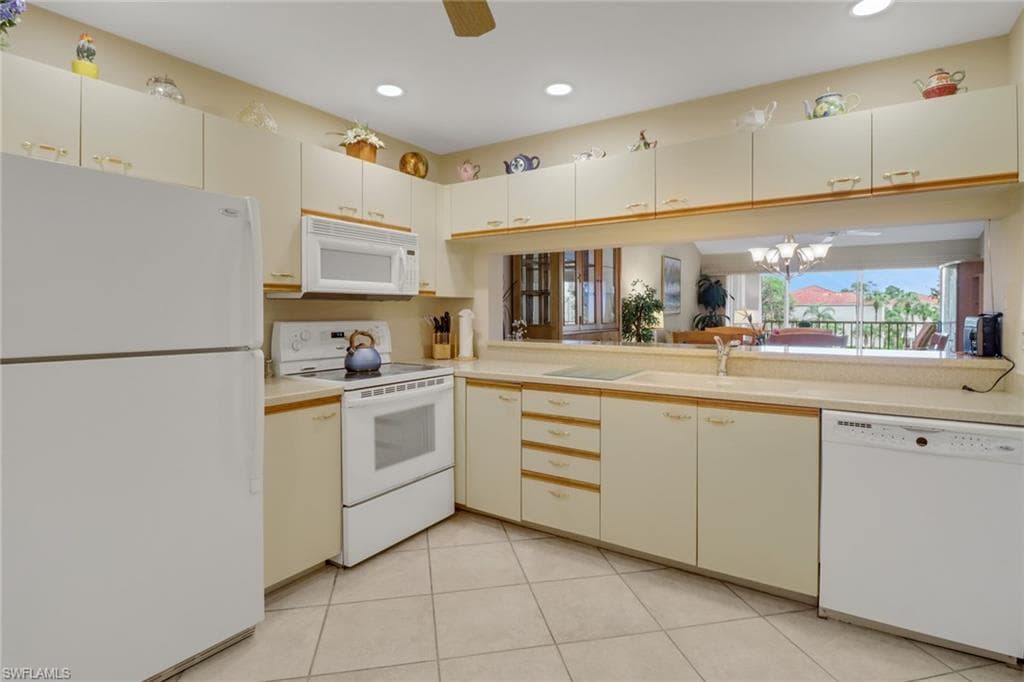6985 Dennis Cir 308, Naples, FL 34104-11