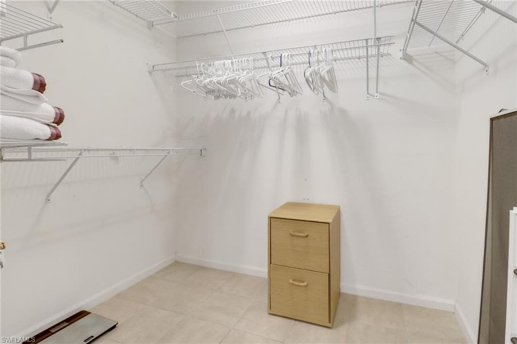6985 Dennis Cir 308, Naples, FL 34104-17