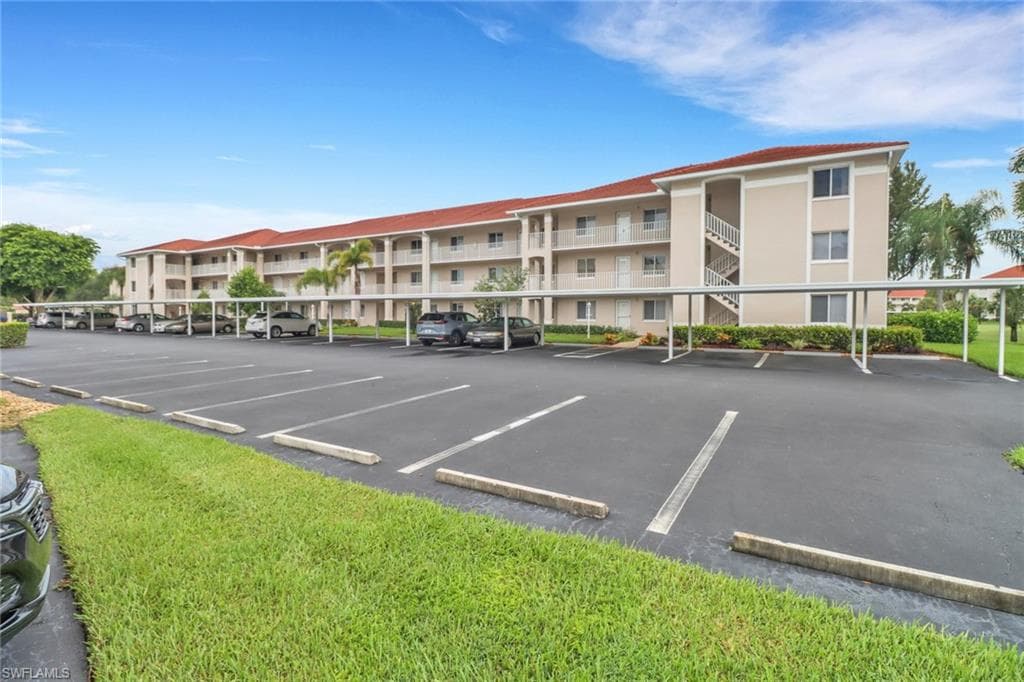 6985 Dennis Cir 308, Naples, FL 34104-26