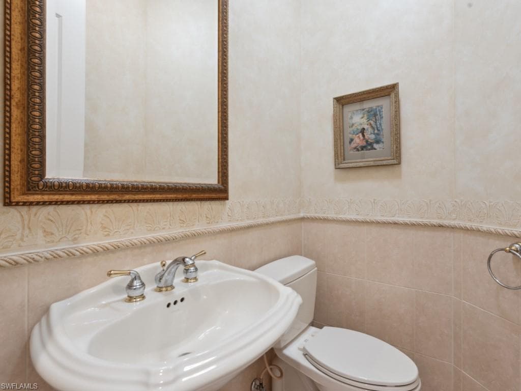 1500 Winterberry Dr, Marco Island, FL 34145-21