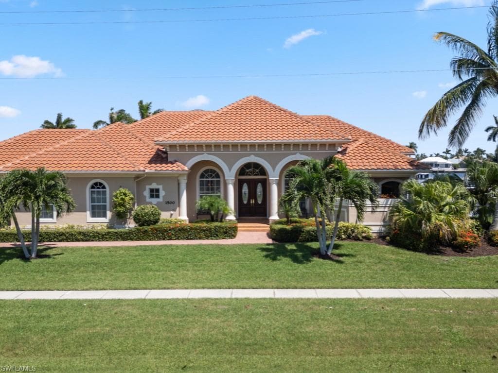 1500 Winterberry Dr, Marco Island, FL 34145-34