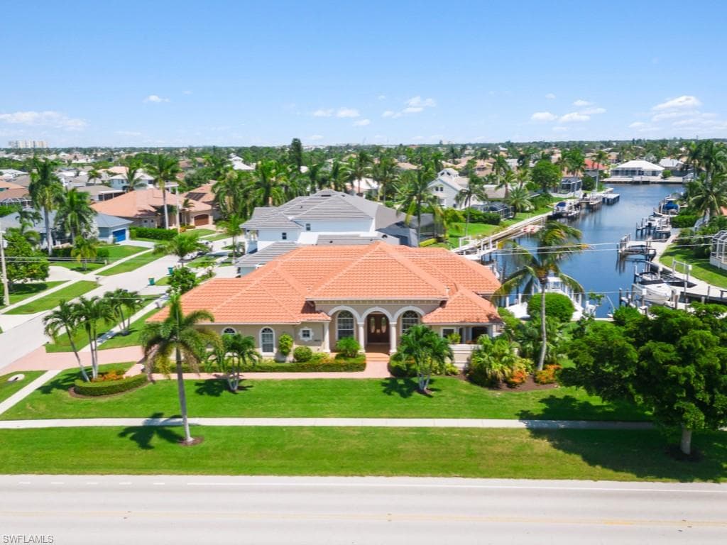 1500 Winterberry Dr, Marco Island, FL 34145-38
