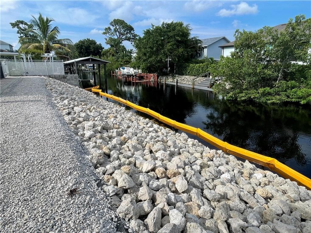 27286 High Seas Ln, Bonita Springs, FL 34135-17