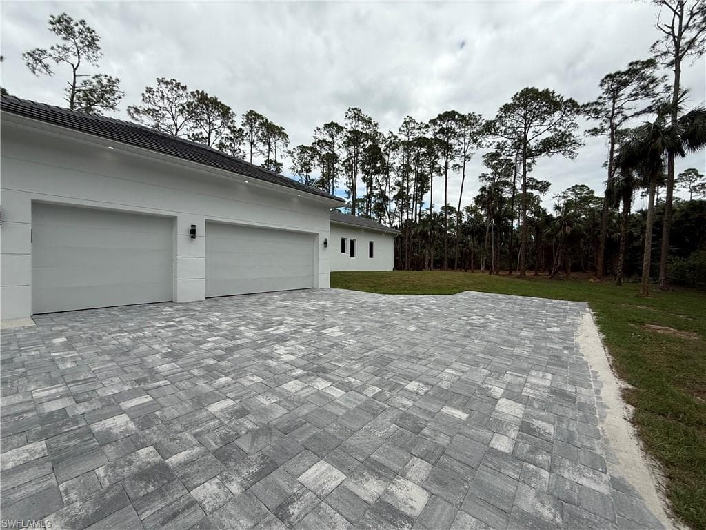 788 9th St SW, Naples, FL 34117-10