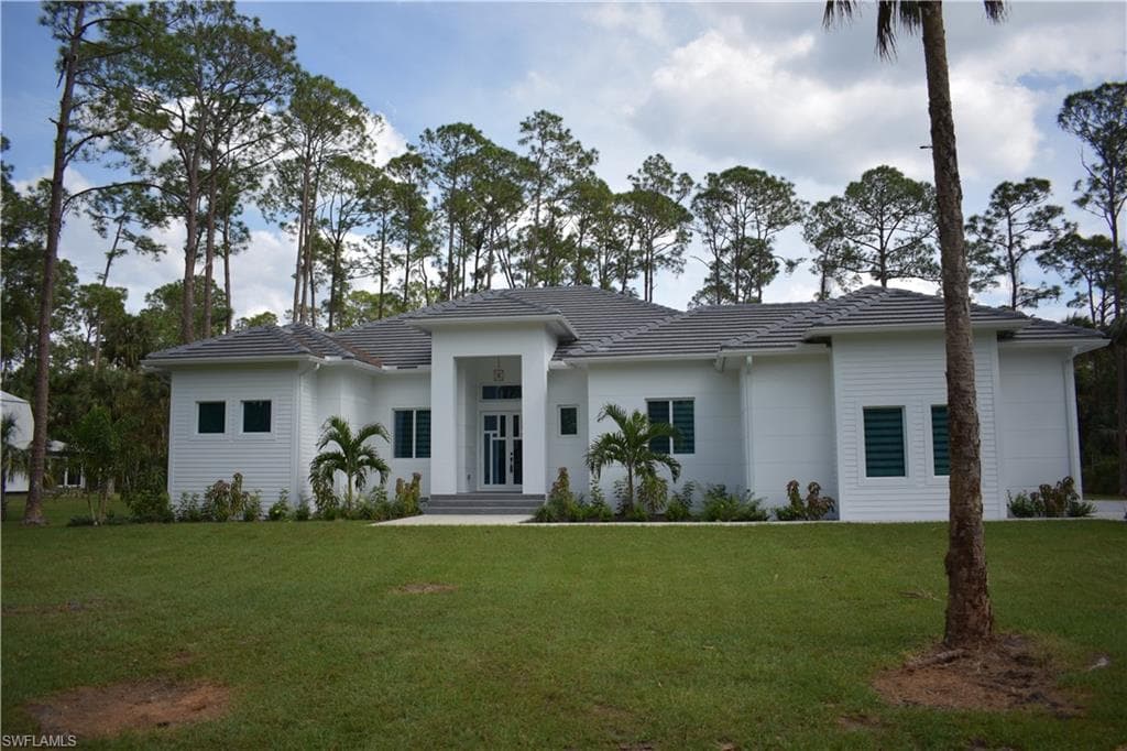 788 9th St SW, Naples, FL 34117-2