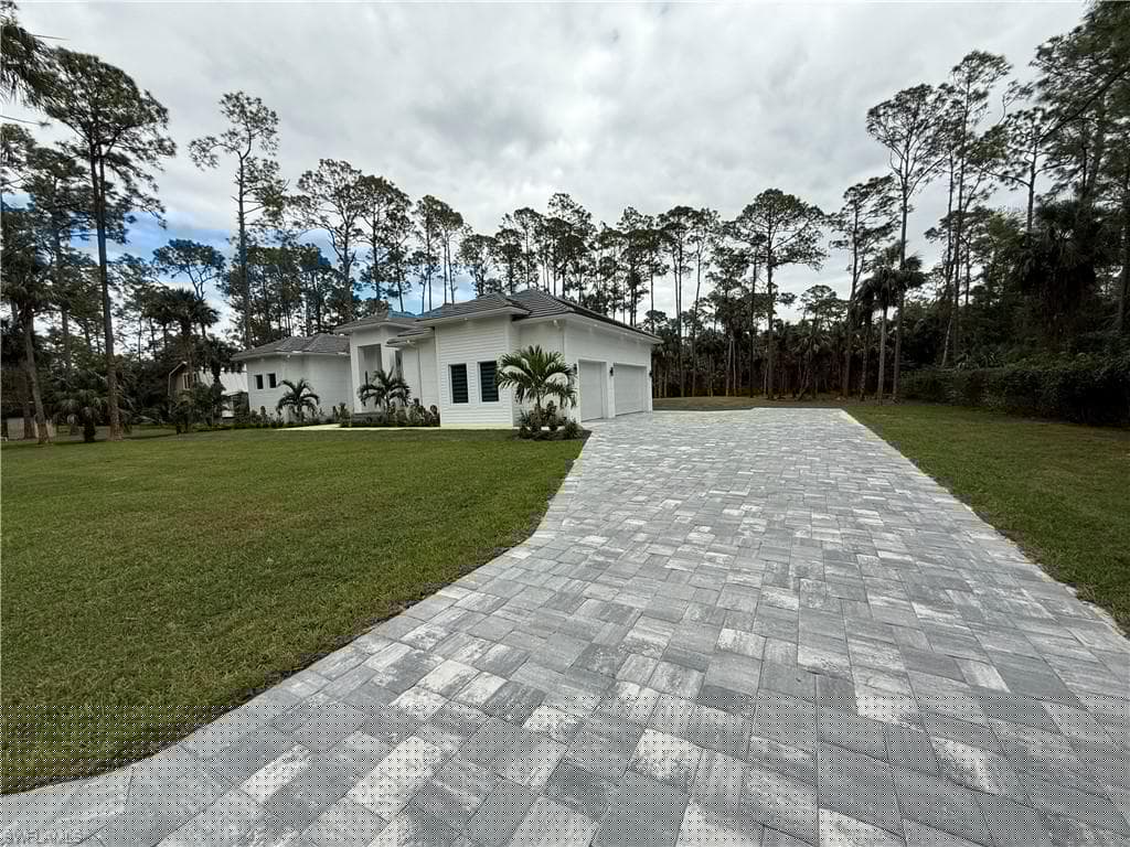 788 9th St SW, Naples, FL 34117-6