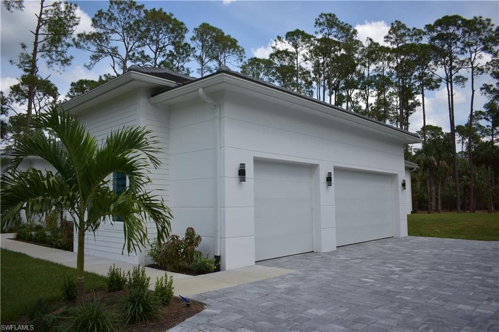 788 9th St SW, Naples, FL 34117-7
