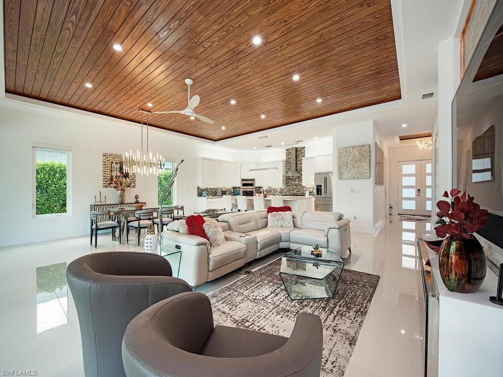 1167 22nd Ave N, Naples, FL 34103-9